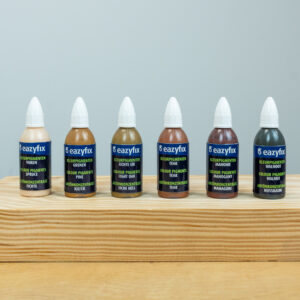 EAZYFIX kleurpigmenten op een rijtje op hout